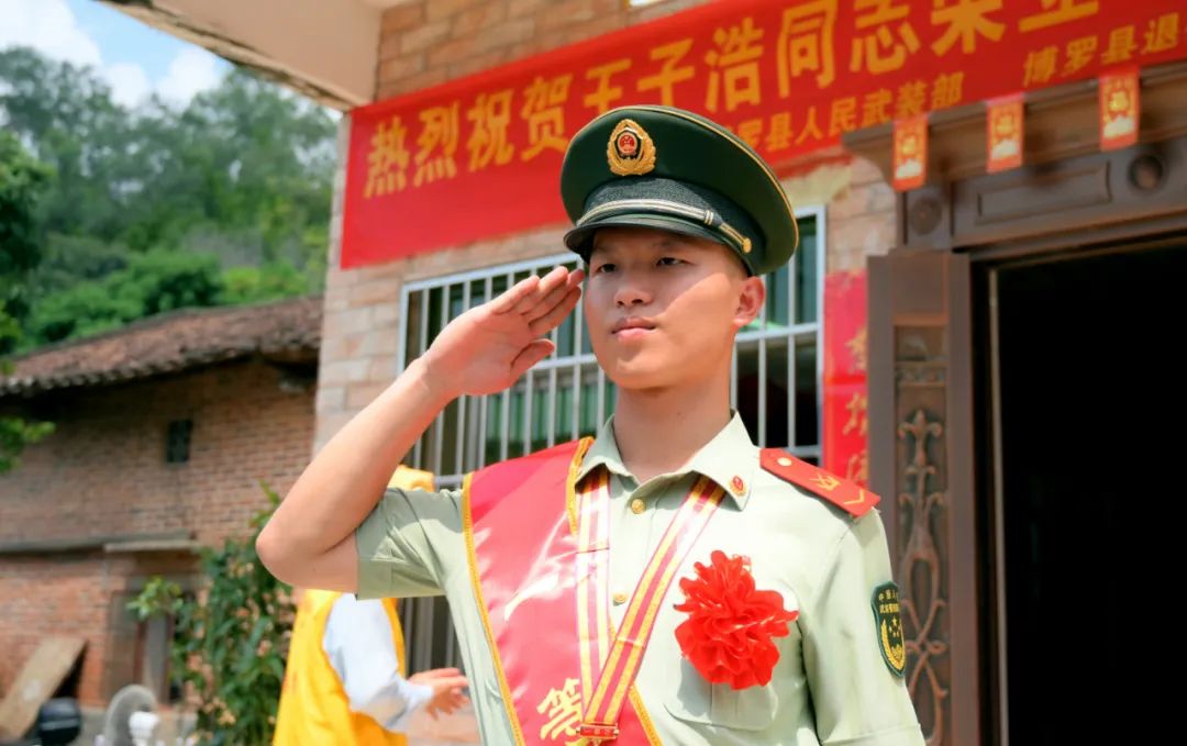 "00后"战士,一等功!