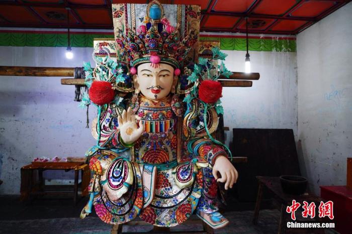 图为塔尔寺酥油花主佛。 马铭言 摄